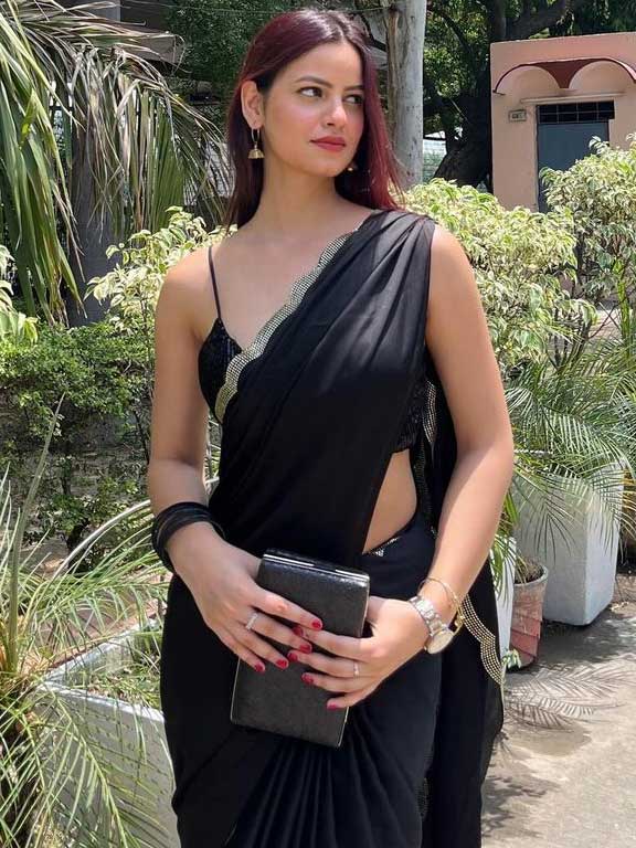 20 year old Call Girl service in Pune